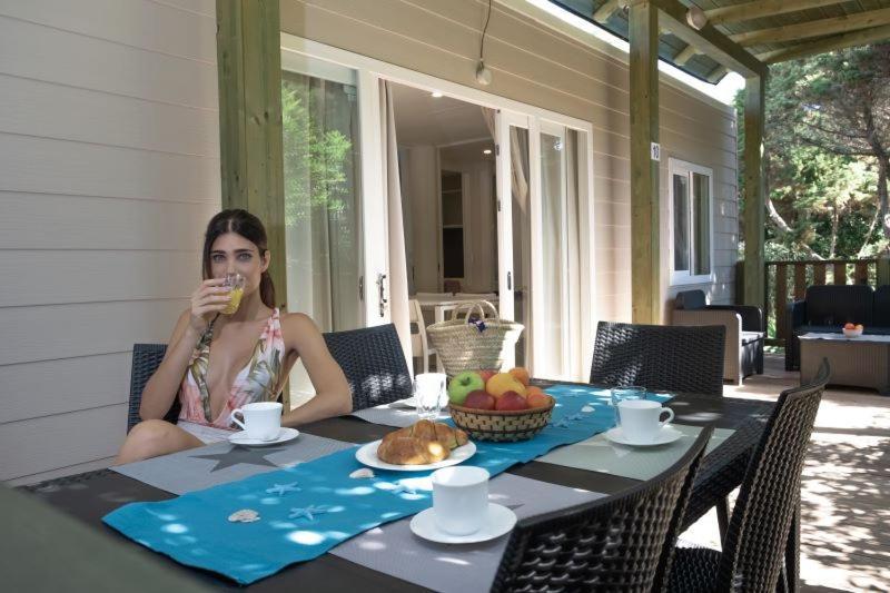 Villaggio Camping Torre Del Porticciolo ปอร์โต คอนเต ภายนอก รูปภาพ